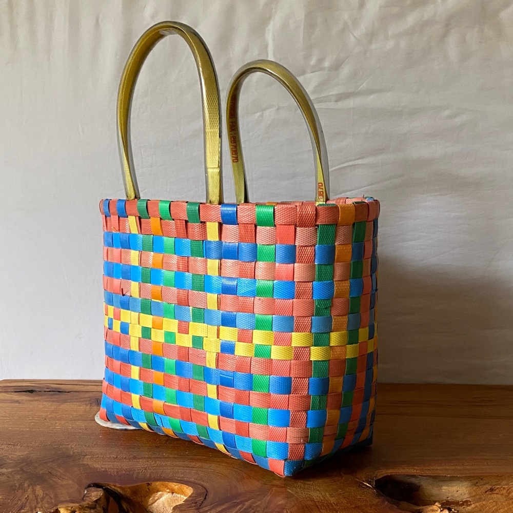 Colorful Woven Satchel Bag. Rainbow Vintage bag. 60s bag. Retro handbag